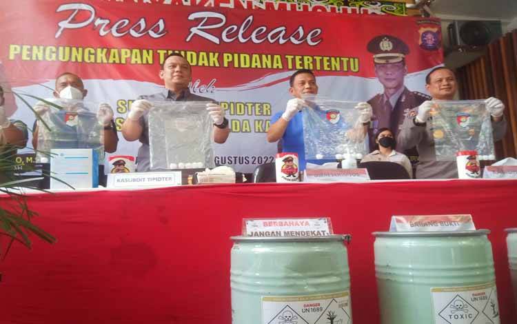 Polda Kalteng Sita Lebih 1 Ton Sianida Ilegal di Palangka Raya