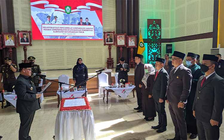 Bupati Kotim Lantik 6 Pejabat Administrator