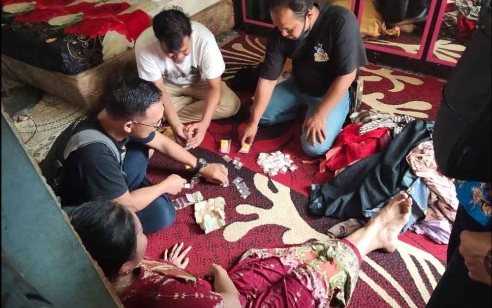 Seorang Perempuan 50 Tahun di Cempaga Hulu Ditangkap karena Edarkan Zenit dan Dextro