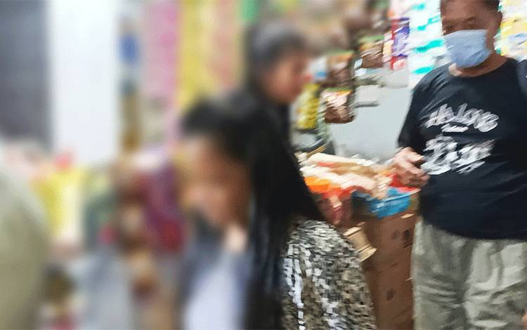 Wanita di Palangka Raya Curi Tabung Gas Tepergok Pemilik Warung