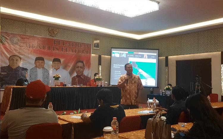 Tingkatkan Kapasitas Keilmuan Wartawan