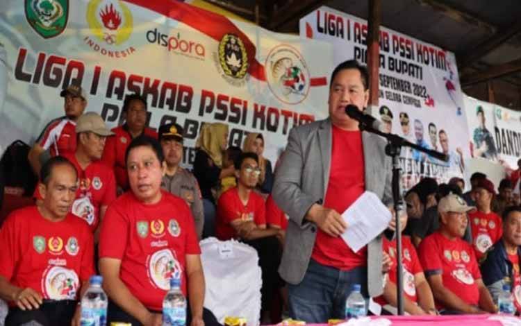 Bupati Kotim Ingin Kembangkan Stadion Cempaga, Terutama Lapangan dan Tribun