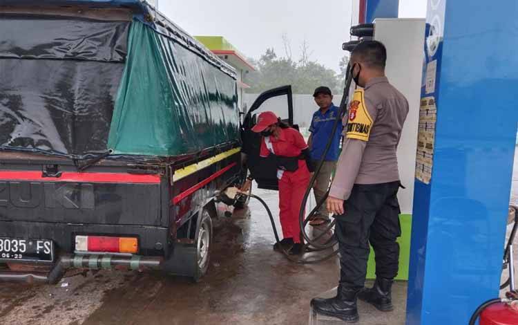 Personel Polsek Danau Sembuluh Patroli di SPBU