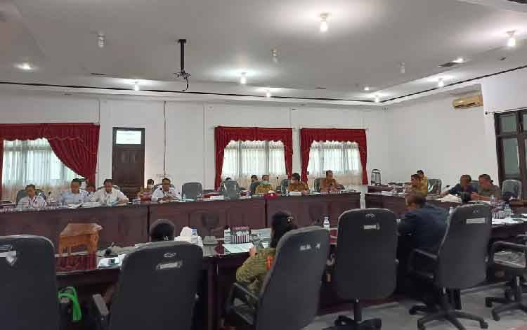 DPRD Gumas Gelar RDP dengan KPU dan Disdukcapil Bahas Hal Ini
