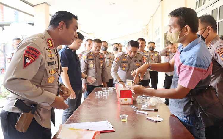 Polres Barito Timur Lakukan Tes Urine Dadakan ke Anggota