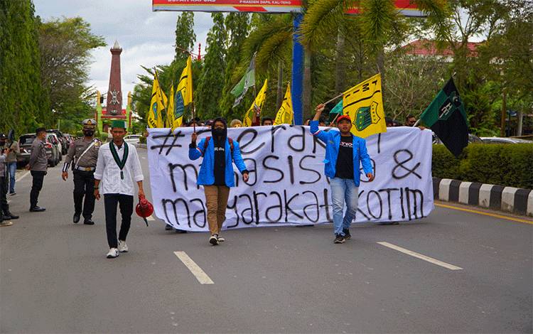 Mahasiswa Kotim Demo Tolak Kenaikan Harga BBM
