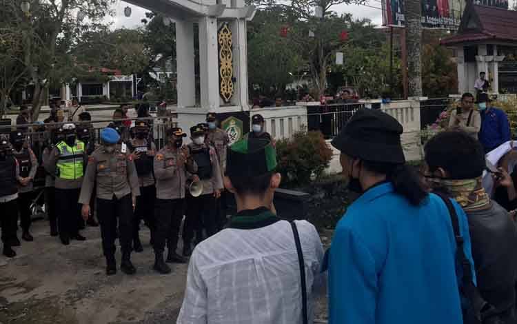 Imbas Kenaikan BBM, 3 Penimbun BBM Jenis Bio Solar di Parenggean Diringkus