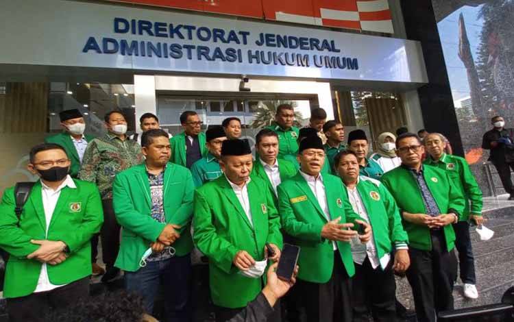 PPP Serahkan Berkas Kepengurusan Baru Hasil Mukernas ke Kemenkumham
