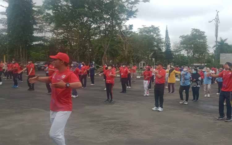 Senam Bersama Warnai Momentum Haornas di Kapuas