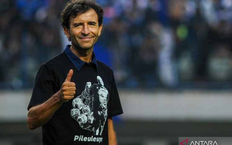 Pelatih Persib Optimistis Raih Poin Penuh Lawan Persija