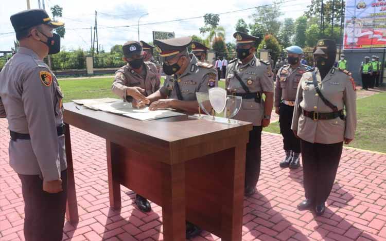 Kapolres Kapuas Pimpin Sertijab Kasat Intelkam dan 2 Kapolsek