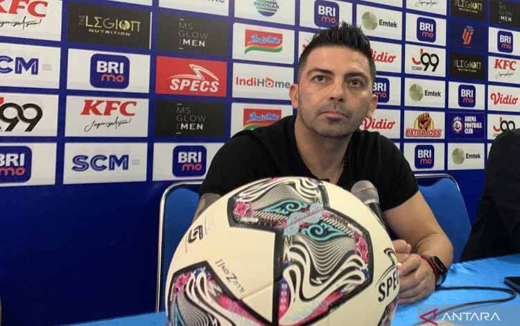 Arema FC Hadapi Persib Bandung dengan Semangat Baru