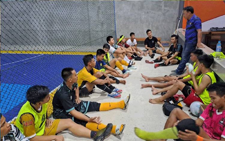 Satres Narkoba Polres Gumas Sosialisasi Bahaya Narkoba di GOR Futsal