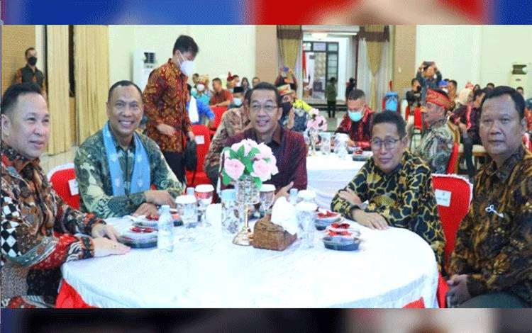 Bupati Murung Raya Pimpin Pisah Sambit Pejabat Kejari Mura?