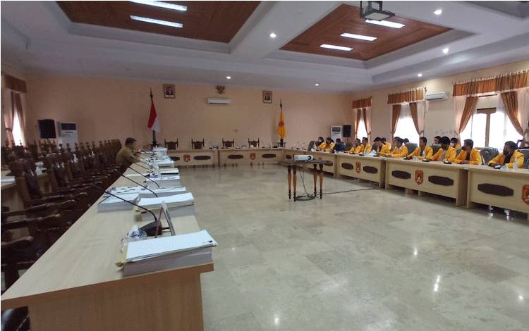Mahasiswa Kobar Gagal Audensi dengan DPRD Karena Anggota Legislatif tak Ada yang Hadir