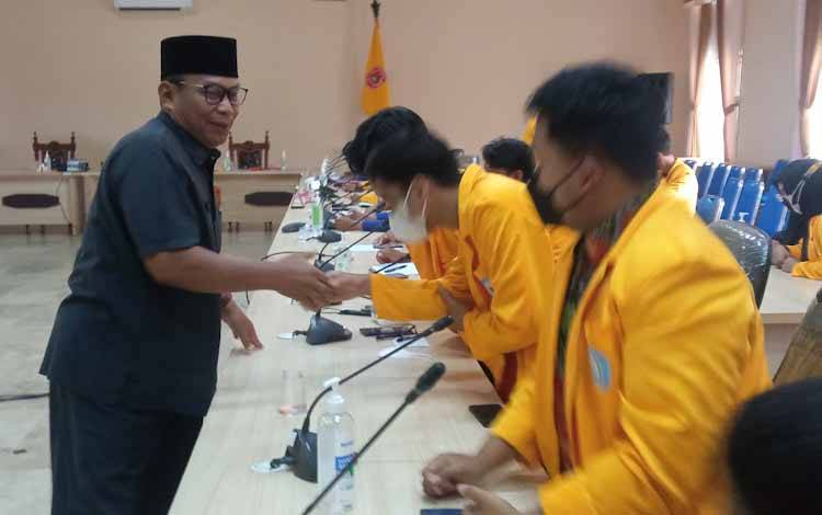 DPRD Kobar Bakal Sampaikan Aspirasi Aliansi Mahasiswa Terkait Penolakan Kenaikan Harga BBM ke Pusat