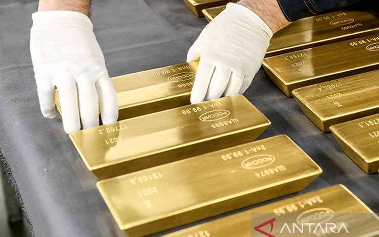 Emas Anjlok 23,2 Dolar, karena Dolar Menguat Setelah Inflasi AS Panas