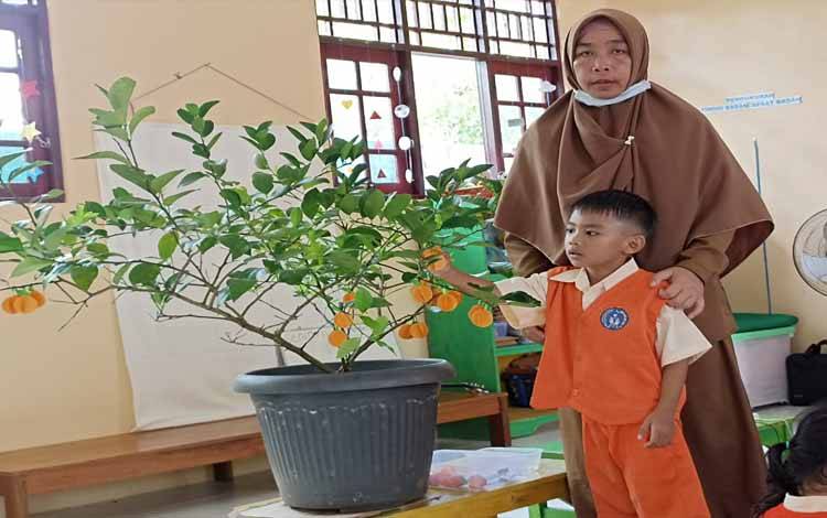 Mengenalkan Konsep Berhitung 1-10  Melalui Media Sederhana kepada Anak Usia Dini