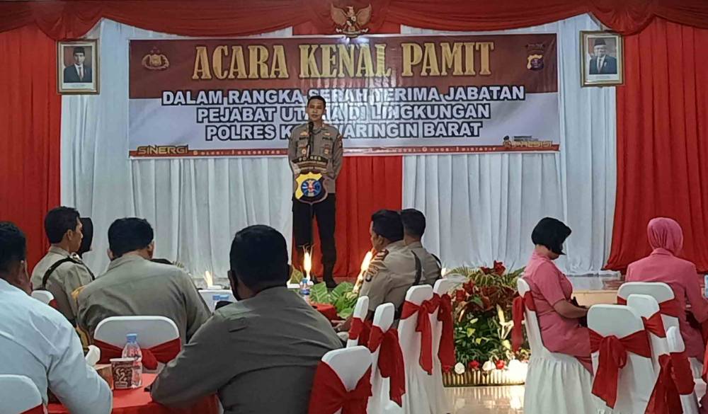 Serah Terima PJU Baru, Kapolres Ajak Tingkatkan Prestasi Polres Kobar