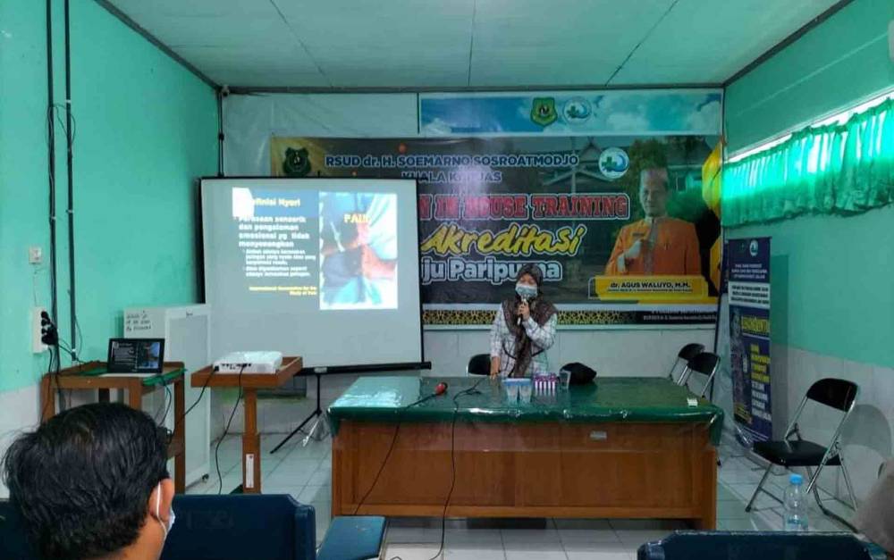 Perawat dan Bidan di RSUD Kapuas Ikuti IHT Penerapan Empat Pokja Akreditasi RS