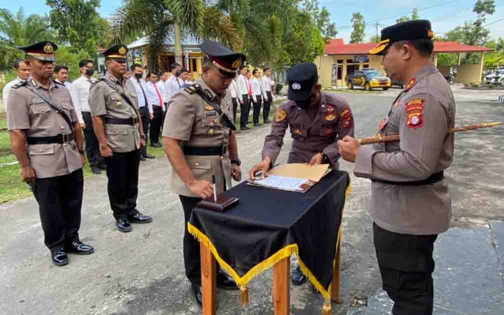 Kasat Reskrim Polres Sukamara dan Kapolsek Jelai Berganti