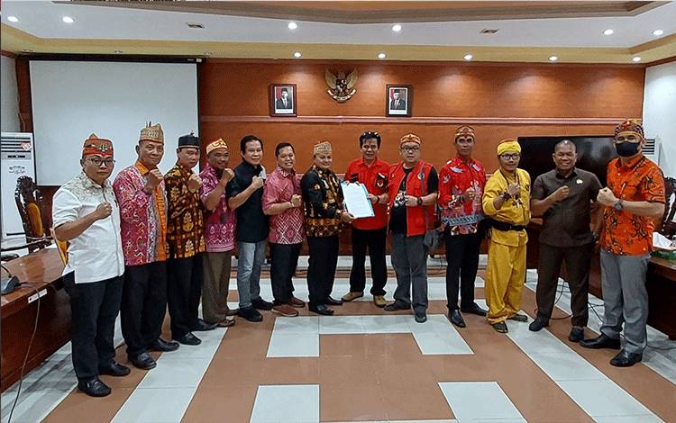 Aliansi Masyarakat Peduli Pemerataan Pembangunan Audiensi dengan DPRD Kapuas, Ini Hasilnya