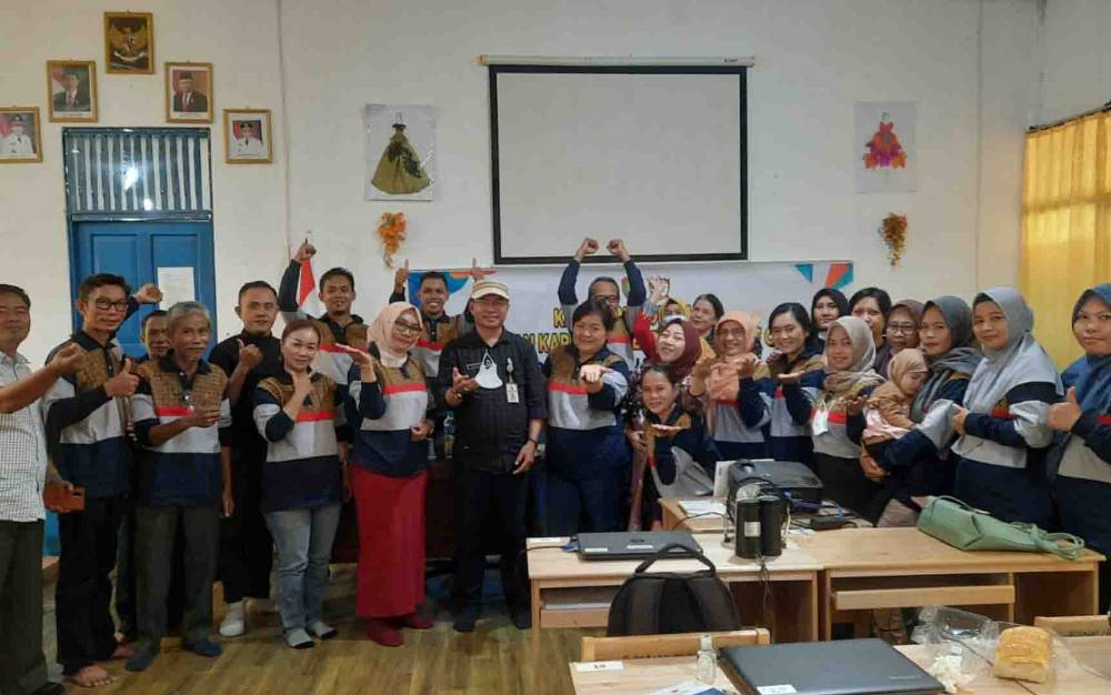 IHT di SMKN 2 Kuala Kapuas Jadi Bekal Guru dan Staf TU Hadapi Tantangan Dunia Pendidikan