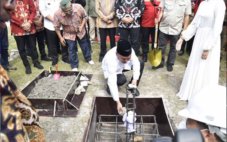 Gubernur Kalteng Letakan Bantu Pertama Renovasi Bundaran Besar Palangka Raya