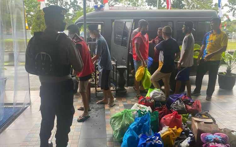 22 Tahanan Rutan Polresta Palangka Raya Dipindahkan Ke Rutan Kelas IIA