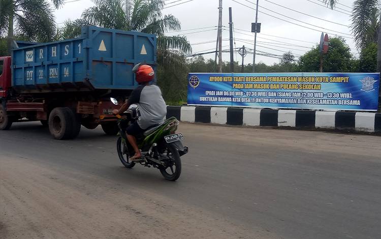 Dishub Kotim Tegaskan Pengendara Mogok di Jalan Harus Pasang Rambu-rambu