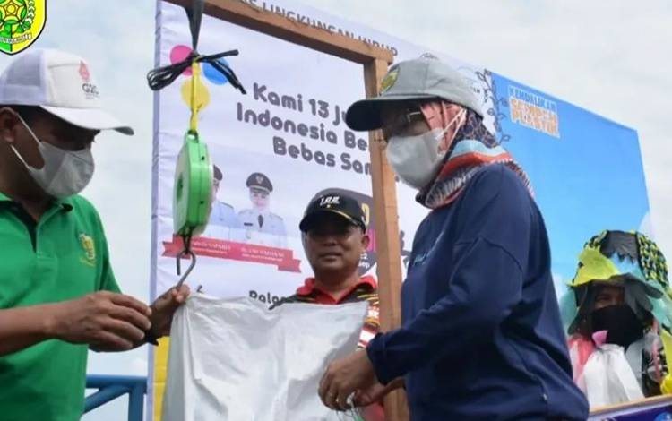 Sekda Palangka Raya Ajak Kelola Sampah dengan Bijak