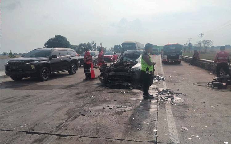 Belasan Kendaraan Terlibat Kecelakaan Beruntun, 1 Orang Tewas
