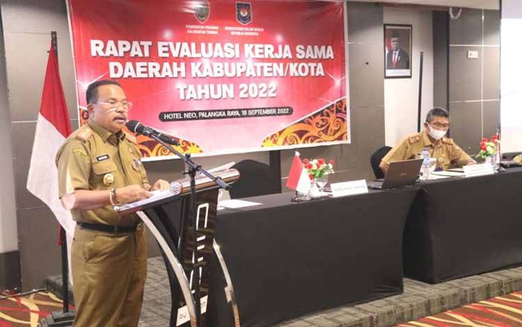 Sekda Kalteng Buka Rapat Evaluasi Kerja Sama Kabupaten Kota