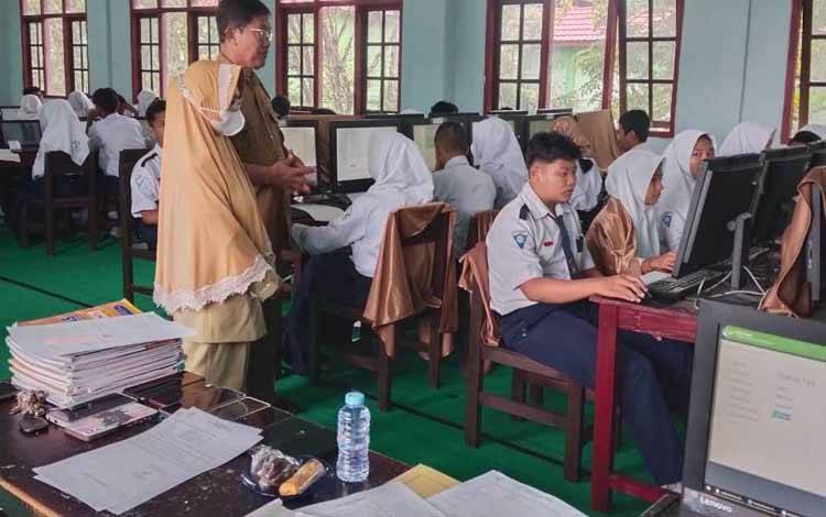 ANBK Kotim dengan Pengawasan Silang Lancar Sesuai Juknis