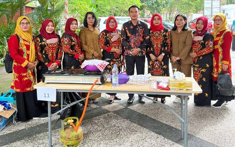 Ibu-ibu PKK Kecamatan MB Ketapang Harumkan Nama Kotim Lewat Lomba Masak