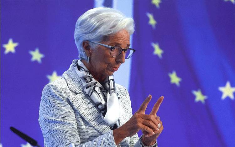 Ketua ECB Dukung Kenaikan Bunga untuk Turunkan Inflasi