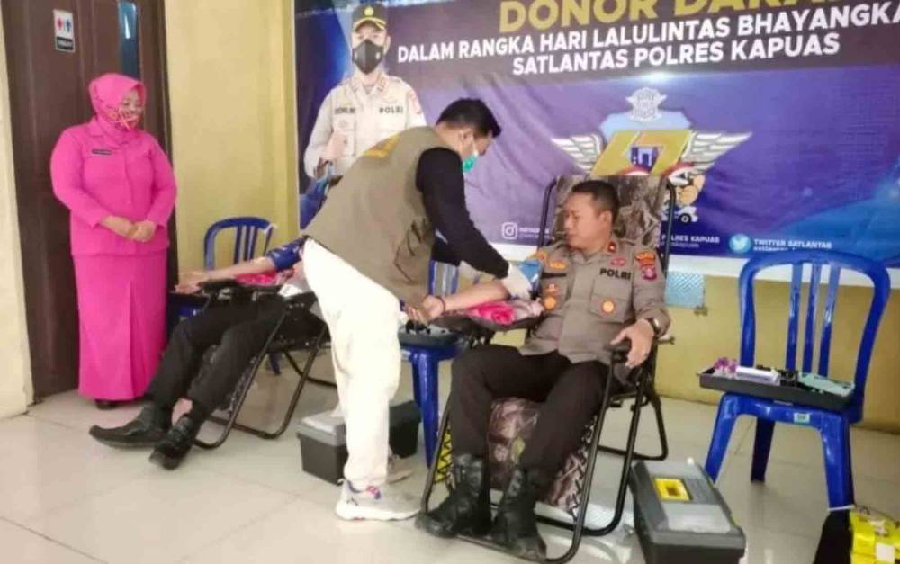 Satlantas Polres Kapuas Gelar Donor Darah Peringati Hari Lalu Lintas Bhayangkara ke 67