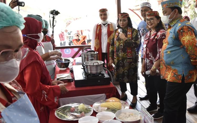 Menteri PPPA Tinjau Taman Edukasi Kalteng