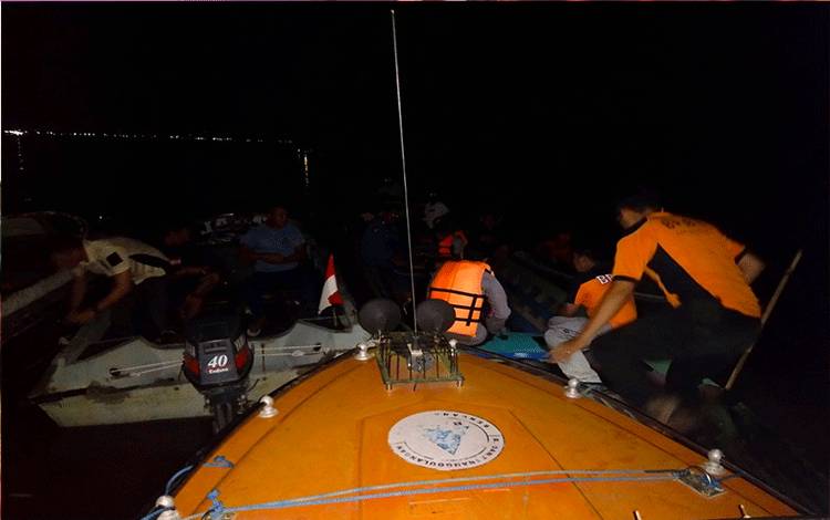 Seorang Perempuan Diduga Tenggelam di DAS Kapuas, Tim Gabungan Lakukan Pencarian