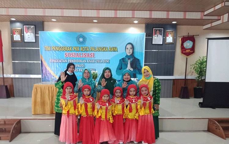 Keluarga Tempat Pertama dan Utama Pendidikan Bagi Anak