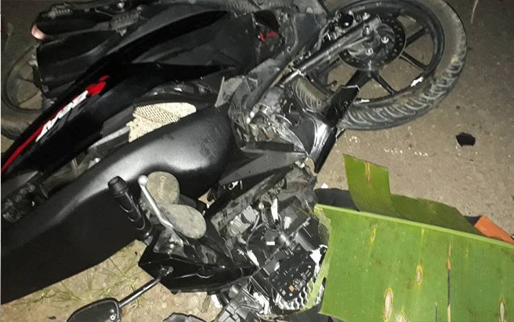 Pria Tanpa Identitas Tewas Tabrakan dengan Truk di Tjilik Riwut Desa Pundu
