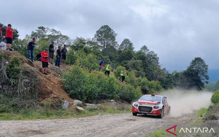 Penalti Membuat Posisi Sean Gelael di Klasemen Reli Danau Toba Melorot