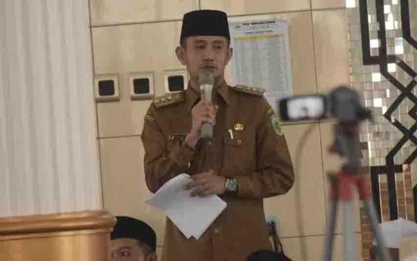 Wali Kota Palangka Raya Bantu 400 Sak Semen untuk Pembangunan Masjid Darul Istiqamah