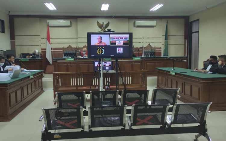 Hakim Itong Isnaeni Dituntut 7 Tahun Penjara