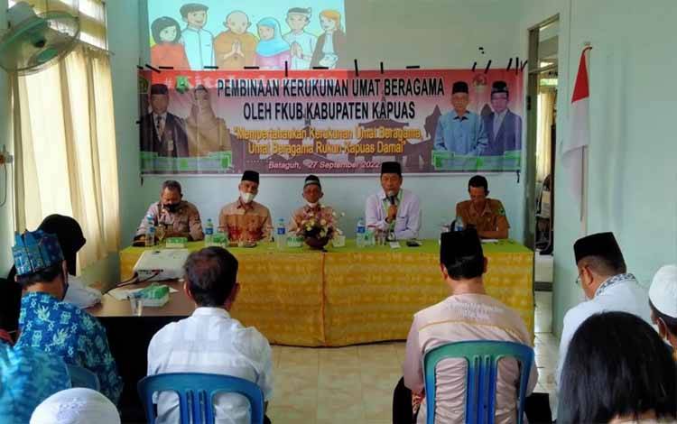 Ini yang Disampaikan Kepala Kemenag Kapuas saat Lakukan Pembinaan Kerukunan di Bataguh