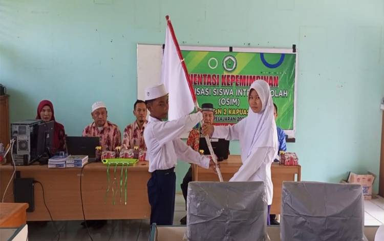 Pengurus OSIM MTsN 2 Kapuas Dilantik, Jadi Wadah Godok Pemimpin Sejak Dini