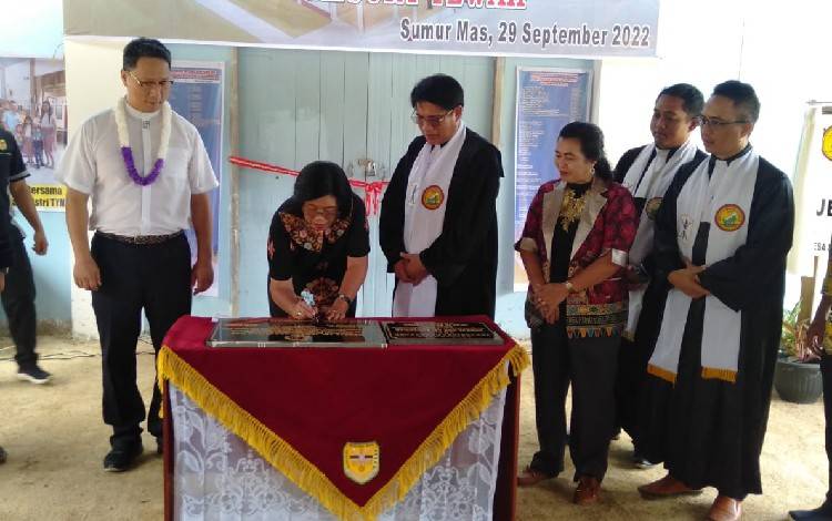 Tanggapan Bupati Gunung Mas di Peresmian Gedung Gereja Asi Jemaat GKE Sumur Mas