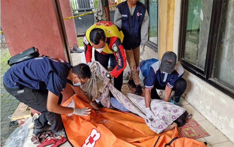 Diduga Overdosis, Anak Punk Perempuan Ditemukan Tewas di Bangunan Kosong Taman Kota Sampit