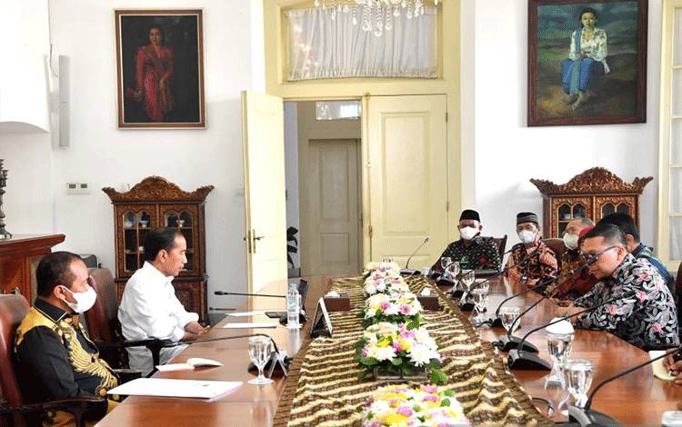 Jokowi Terima Perwakilan KAHMI di Istana Kepresidenan Bogor
