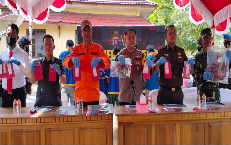 Polres Ungkap Peredaran Narkoba Sebanyak 33,09 Gram dengan 7 Tersangka